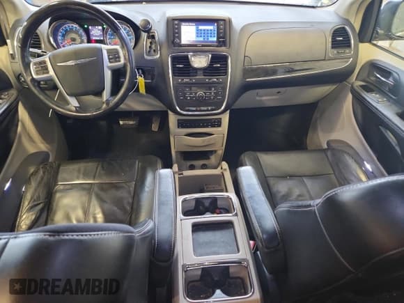 ✅ 2013 Chrysler Town & Country Limited • VIN: 2C4RC1GGXDR598391 • Lot: 86305355. Wystawiony na Copart z przebiegiem 197 536 mil. Bezpłatny archiwum sprzedaży aukcyjnych z USA i szczegółowy raport historii pojazdu na DreamBid. Zdjęcie 8.