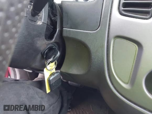 ✅ 2004 Ford Escape XLT • VIN: 1FMYU031X4DA16468 • Лот: 43620919. Опубликован ранее на IAAI с пробегом 139 937 миль. Бесплатный доступ к архиву аукционных продаж из США и подробный отчёт об истории автомобиля на DreamBid. Изображение 11.