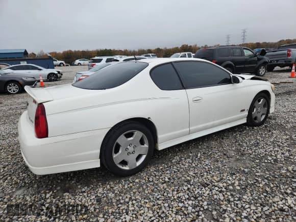 ✅ 2007 Chevrolet Monte Carlo SS • VIN: 2G1WL16C079374559 • Лот: 93697575. Опубликован ранее на Copart с пробегом 257 661 миль. Бесплатный доступ к архиву аукционных продаж из США и подробный отчёт об истории автомобиля на DreamBid. Изображение 3.