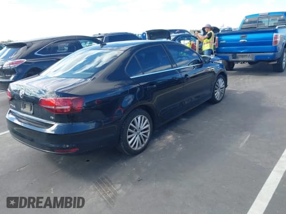 ✅ 2016 Volkswagen Jetta SEL • VIN: 3VWL07AJ7GM387647 • Лот: 43457119. Опубликован ранее на IAAI с пробегом 154 093 миль. Бесплатный доступ к архиву аукционных продаж из США и подробный отчёт об истории автомобиля на DreamBid. Изображение 4.