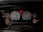 ✅ 2005 Dodge 2500 ST • VIN: 3D7KS26D75G832162 • Lot: 51807235. Wystawiony na Copart z przebiegiem 159 854 mil. Bezpłatny archiwum sprzedaży aukcyjnych z USA i szczegółowy raport historii pojazdu na DreamBid. Zdjęcie 9.