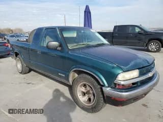 ✅ 1998 Chevrolet S-10 LS • VIN: 1GCCS19X6W8134065 • Лот: 42948235. Опубликован ранее на Copart с пробегом 317 939 миль. Бесплатный доступ к архиву аукционных продаж из США и подробный отчёт об истории автомобиля на DreamBid. Изображение 4.