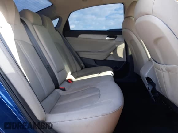 ✅ 2019 Hyundai Sonata SE • VIN: 5NPE24AF3KH762917 • Lot: 45158033. Listed on Copart with 80,471 mi. Free auction sales archive from the USA and detailed vehicle history report at DreamBid. Image 10.