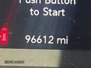 ✅ 2019 Jeep Cherokee Latitude Plus • VIN: 1C4PJLLBXKD202138 • Lot: 43426940. Wystawiony na IAAI z przebiegiem 96 612 mil. Bezpłatny archiwum sprzedaży aukcyjnych z USA i szczegółowy raport historii pojazdu na DreamBid. Zdjęcie 16.