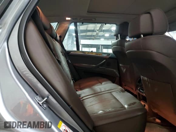 ✅ 2008 BMW X5 3.0si • VIN: 5UXFE43578L025058 • Lot: 85098024. Wystawiony na Copart z przebiegiem 195 065 mil. Bezpłatny archiwum sprzedaży aukcyjnych z USA i szczegółowy raport historii pojazdu na DreamBid. Zdjęcie 11.