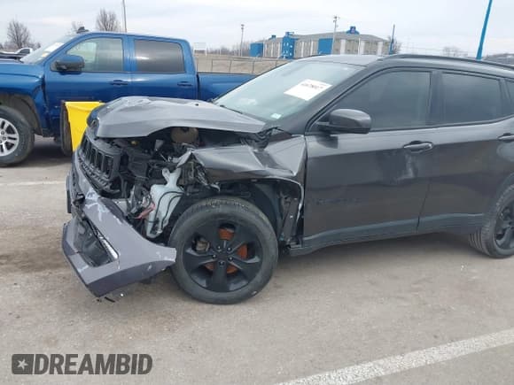 ✅ 2019 Jeep Compass Latitude • VIN: 3C4NJCBB6KT613295 • Lot: 41678017. Listed on IAAI with 104,572 mi. Free auction sales archive from the USA and detailed vehicle history report at DreamBid. Image 19.