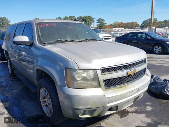 ✅ 2007 Chevrolet Suburban LT • VIN: 1GNFC16J77J167362 • Lot: 43613035. Listed on IAAI with Not provided. Free auction sales archive from the USA and detailed vehicle history report at DreamBid. Image 1.