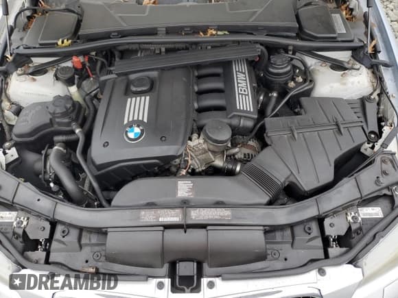 ✅ 2011 BMW 3 Series 328i xDrive • VIN: WBAPK5G50BNN30091 • Lot: 87015495. Listed on Copart with 138,940 mi. Free auction sales archive from the USA and detailed vehicle history report at DreamBid. Image 11.