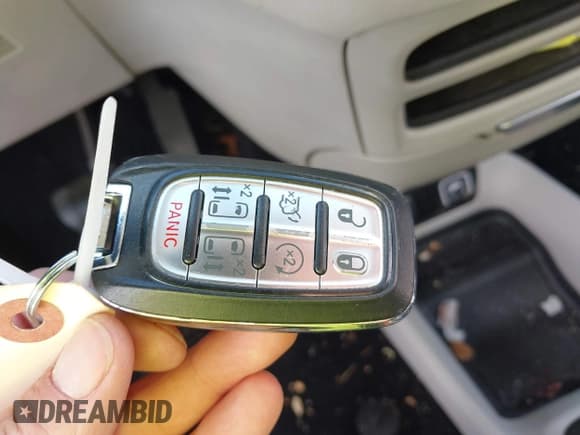 ✅ 2017 Chrysler Pacifica Touring L • VIN: 2C4RC1BG0HR569513 • Lot: 43516945. Listed on IAAI with 149,013 mi. Free auction sales archive from the USA and detailed vehicle history report at DreamBid. Image 11.