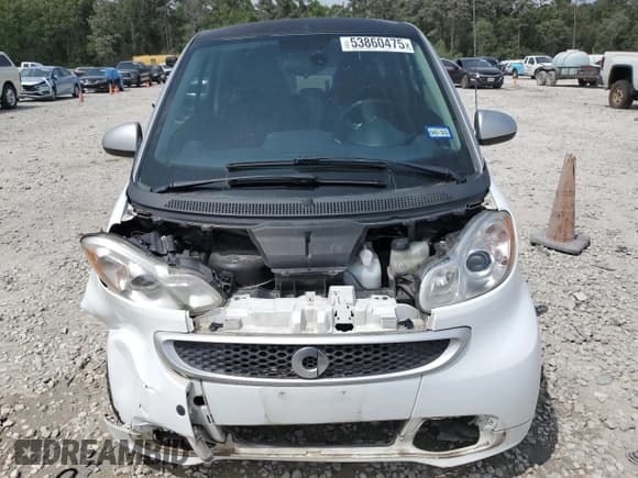 ✅ 2015 Smart fortwo Passion • VIN: WMEEJ3BA6FK807938 • Lot: 53860475. Wystawiony na Copart z przebiegiem 77 748 mil. Bezpłatny archiwum sprzedaży aukcyjnych z USA i szczegółowy raport historii pojazdu na DreamBid. Zdjęcie 5.