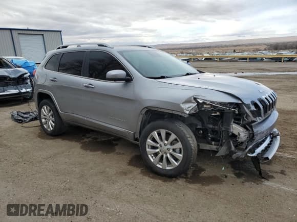 ✅ 2017 Jeep Cherokee Overland • VIN: 1C4PJMJS4HW609880 • Lot: 45598445. Listed on Copart with 83,691 mi. Free auction sales archive from the USA and detailed vehicle history report at DreamBid. Image 4.