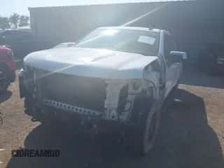 2020 Chevrolet Silverado 1500 LT с VIN 1GCRYDED9LZ261744, выставлен на аукционе IAAI как лот 43167474 с пробегом 96 060 миль миль и . История ставок и продаж доступна на DreamBid. Изображение 2.