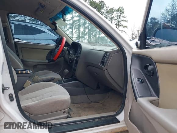 ✅ 2005 Hyundai Elantra GLS • VIN: KMHDN46D25U106966 • Lot: 41784682. Wystawiony na IAAI z przebiegiem 252 402 mil. Bezpłatny archiwum sprzedaży aukcyjnych z USA i szczegółowy raport historii pojazdu na DreamBid. Zdjęcie 5.