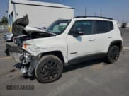 ✅ 2022 Jeep Renegade Altitude • VIN: ZACNJDE11NPN66047 • Лот: 65038125. Опубликован ранее на Copart с пробегом 26 693 миль. Бесплатный доступ к архиву аукционных продаж из США и подробный отчёт об истории автомобиля на DreamBid. Изображение 1.