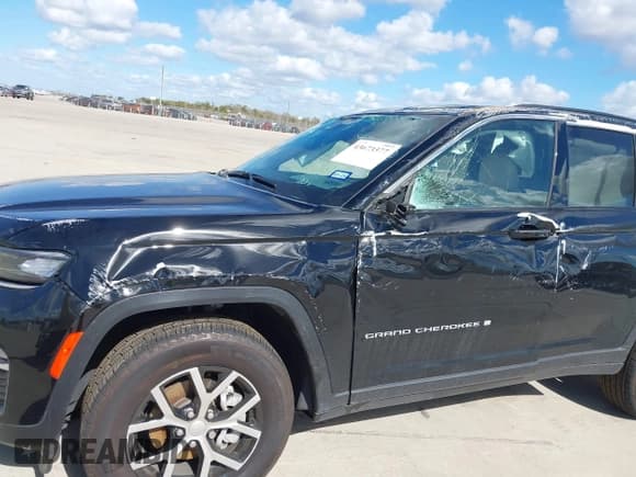 ✅ 2024 Jeep Grand Cherokee Limited • VIN: 1C4RJGBG3RC158318 • Лот: 43673377. Опубликован ранее на IAAI с пробегом 4 827 миль. Бесплатный доступ к архиву аукционных продаж из США и подробный отчёт об истории автомобиля на DreamBid. Изображение 6.