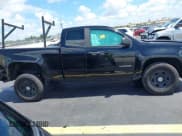 ✅ 2019 Chevrolet Colorado 2WD Work Truck • VIN: 1GCHSBEA7K1241528 • Lot: 42530288. Wystawiony na IAAI z przebiegiem 99 798 mil. Bezpłatny archiwum sprzedaży aukcyjnych z USA i szczegółowy raport historii pojazdu na DreamBid. Zdjęcie 13.