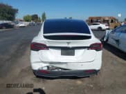 ✅ 2022 Tesla Model X • VIN: 7SAXCAE54NF362277 • Lot: 43643635. Wystawiony na IAAI z przebiegiem 53 073 mil. Bezpłatny archiwum sprzedaży aukcyjnych z USA i szczegółowy raport historii pojazdu na DreamBid. Zdjęcie 17.