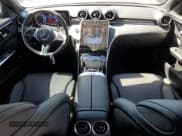 ✅ 2024 Mercedes-Benz C 300 • VIN: W1KAF4GB2RR236116 • Lot: 71235265. Wystawiony na Copart z przebiegiem 16 266 mil. Bezpłatny archiwum sprzedaży aukcyjnych z USA i szczegółowy raport historii pojazdu na DreamBid. Zdjęcie 8.