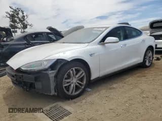 ✅ 2015 Tesla Model S 85 • VIN: 5YJSA1S11FFP76519 • Лот: 63301455. Опубликован ранее на Copart с пробегом 76 296 миль. Бесплатный доступ к архиву аукционных продаж из США и подробный отчёт об истории автомобиля на DreamBid. Изображение 1.