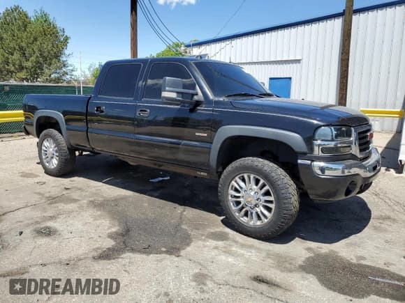 ✅ 2005 GMC Sierra 2500HD SLT • VIN: 1GTHK232X5F850759 • Lot: 57335245. Wystawiony na Copart z przebiegiem 250 388 mil. Bezpłatny archiwum sprzedaży aukcyjnych z USA i szczegółowy raport historii pojazdu na DreamBid. Zdjęcie 4.
