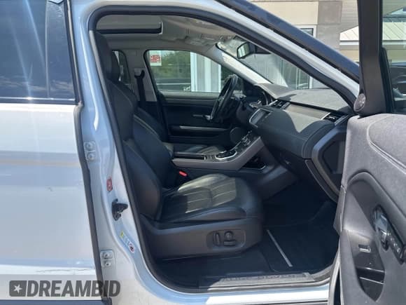 ✅ 2018 Land Rover Range Rover Evoque SE • VIN: SALVP2RX3JH322849 • Lot: 42883106. Wystawiony na IAAI z przebiegiem 91 609 mil. Bezpłatny archiwum sprzedaży aukcyjnych z USA i szczegółowy raport historii pojazdu na DreamBid. Zdjęcie 5.