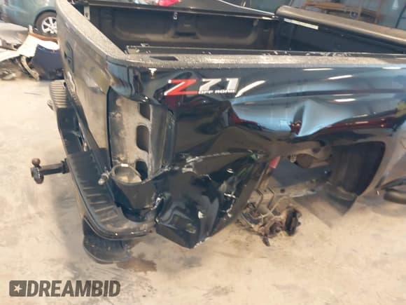 ✅ 2019 Chevrolet Silverado 1500 LT • VIN: 2GCVKPEC4K1201886 • Lot: 43135900. Wystawiony na IAAI z przebiegiem 94 810 mil. Bezpłatny archiwum sprzedaży aukcyjnych z USA i szczegółowy raport historii pojazdu na DreamBid. Zdjęcie 6.