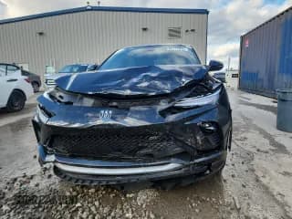 ✅ 2025 Buick Envista Sport Touring • VIN: KL47LBEP8SB044949 • Lot: 82717915. Wystawiony na Copart z przebiegiem Nie podano. Bezpłatny archiwum sprzedaży aukcyjnych z USA i szczegółowy raport historii pojazdu na DreamBid. Zdjęcie 5.