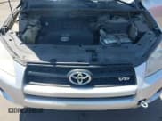 ✅ 2010 Toyota RAV4 • VIN: JTMZK4DV8A5026199 • Лот: 42325340. Опубликован ранее на IAAI с пробегом 196 298 миль. Бесплатный доступ к архиву аукционных продаж из США и подробный отчёт об истории автомобиля на DreamBid. Изображение 10.