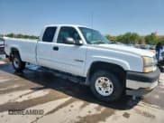 ✅ 2003 Chevrolet Silverado 2500HD LT • VIN: 1GCHK29GX3E175047 • Lot: 71285495. Wystawiony na Copart z przebiegiem 160 470 mil. Bezpłatny archiwum sprzedaży aukcyjnych z USA i szczegółowy raport historii pojazdu na DreamBid. Zdjęcie 4.