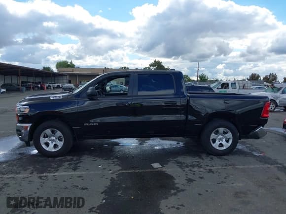 ✅ 2025 Ram 1500 Tradesman • VIN: 1C6RRFGG2SN541096 • Lot: 43465513. Wystawiony na IAAI z przebiegiem 3 580 mil. Bezpłatny archiwum sprzedaży aukcyjnych z USA i szczegółowy raport historii pojazdu na DreamBid. Zdjęcie 14.