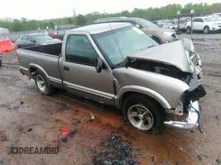 ✅ 2003 Chevrolet S-10 LS • VIN: 1GCCS14X538118247 • Лот: 41962808. Опубликован ранее на IAAI с пробегом 103 541 миль. Бесплатный доступ к архиву аукционных продаж из США и подробный отчёт об истории автомобиля на DreamBid. Изображение 1.