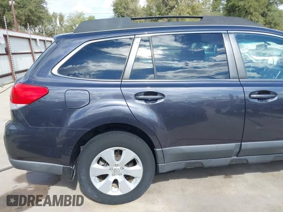 ✅ 2011 Subaru Outback Premium • VIN: 4S4BRBCCXB3358171 • Лот: 43375381. Опубликован ранее на IAAI с пробегом 175 807 миль. Бесплатный доступ к архиву аукционных продаж из США и подробный отчёт об истории автомобиля на DreamBid. Изображение 19.