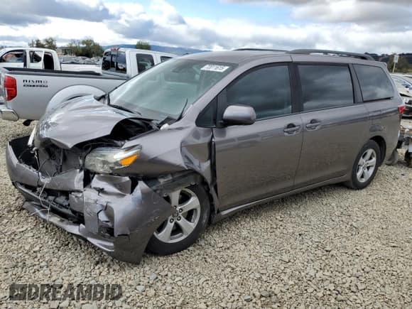✅ 2020 Toyota Sienna LE Auto Access Seat • VIN: 5TDKZ3DC1LS026564 • Lot: 72011615. Listed on Copart with 63,133 mi. Free auction sales archive from the USA and detailed vehicle history report at DreamBid. Image 1.