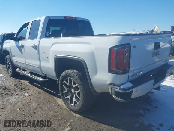 ✅ 2018 GMC Sierra 1500 SLT • VIN: 1GTV2NEC5JZ108868 • Lot: 41282062. Wystawiony na IAAI z przebiegiem 165 793 mil. Bezpłatny archiwum sprzedaży aukcyjnych z USA i szczegółowy raport historii pojazdu na DreamBid. Zdjęcie 3.