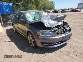 ✅ 2014 Volkswagen Passat SE • VIN: 1VWBS7A38EC043587 • Lot: 43121116. Wystawiony na IAAI z przebiegiem 120 429 mil. Bezpłatny archiwum sprzedaży aukcyjnych z USA i szczegółowy raport historii pojazdu na DreamBid. Zdjęcie 1.