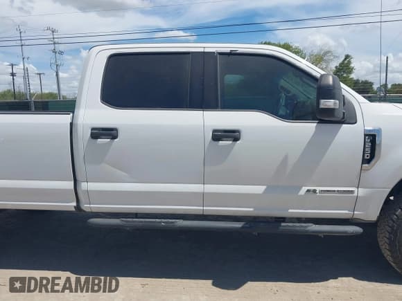 ✅ 2019 Ford F-250 XL • VIN: 1FT7W2BT4KEF78799 • Lot: 43004372. Wystawiony na IAAI z przebiegiem 164 895 mil. Bezpłatny archiwum sprzedaży aukcyjnych z USA i szczegółowy raport historii pojazdu na DreamBid. Zdjęcie 13.
