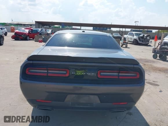 ✅ 2018 Dodge Challenger SXT • VIN: 2C3CDZAG8JH204564 • Lot: 43262680. Wystawiony na IAAI z przebiegiem 52 822 mil. Bezpłatny archiwum sprzedaży aukcyjnych z USA i szczegółowy raport historii pojazdu na DreamBid. Zdjęcie 17.