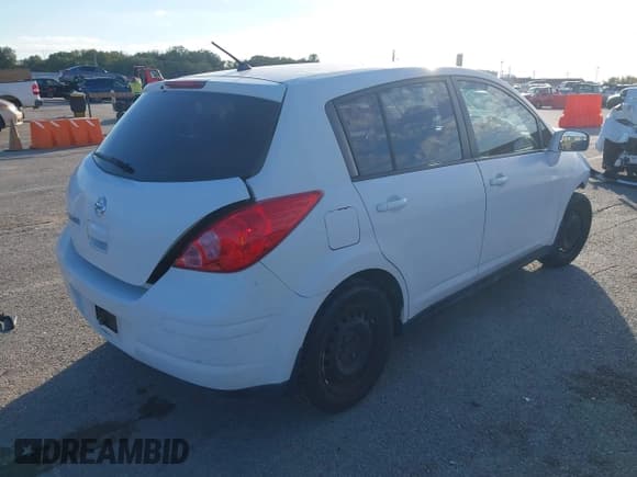 ✅ 2009 Nissan Versa S • VIN: 3N1BC13E59L396118 • Lot: 43587419. Listed on IAAI with 92,926 mi. Free auction sales archive from the USA and detailed vehicle history report at DreamBid. Image 4.