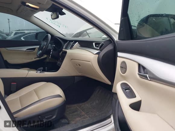 ✅ 2019 Infiniti QX50 Pure • VIN: 3PCAJ5M32KF128134 • Lot: 43787069. Wystawiony na IAAI z przebiegiem 134 893 mil. Bezpłatny archiwum sprzedaży aukcyjnych z USA i szczegółowy raport historii pojazdu na DreamBid. Zdjęcie 5.