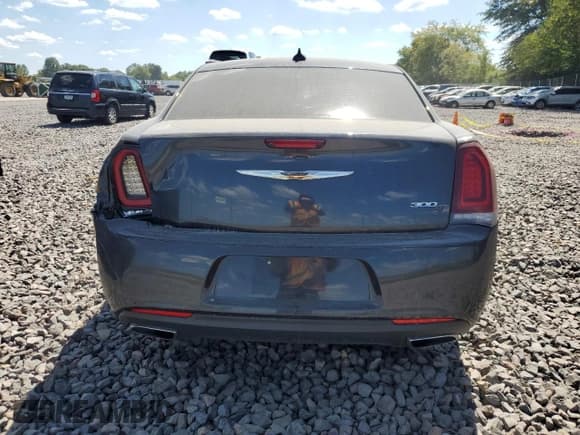 ✅ 2016 Chrysler 300 S • VIN: 2C3CCABG4GH252929 • Lot: 71034715. Listed on Copart with 91,371 mi. Free auction sales archive from the USA and detailed vehicle history report at DreamBid. Image 6.