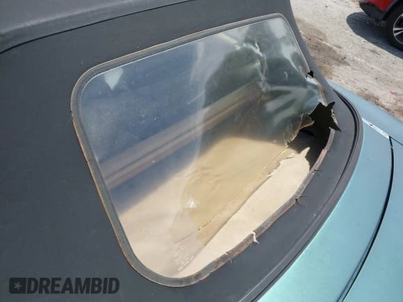 ✅ 2001 Mazda MX-5 Miata • VIN: JM1NB353610201651 • Lot: 42472968. Listed on IAAI with Not provided. Free auction sales archive from the USA and detailed vehicle history report at DreamBid. Image 14.