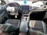 ✅ 2020 Jeep Grand Cherokee Altitude • VIN: 1C4RJFAGXLC422296 • Lot: 80331345. Wystawiony na Copart z przebiegiem 130 840 mil. Bezpłatny archiwum sprzedaży aukcyjnych z USA i szczegółowy raport historii pojazdu na DreamBid. Zdjęcie 8.