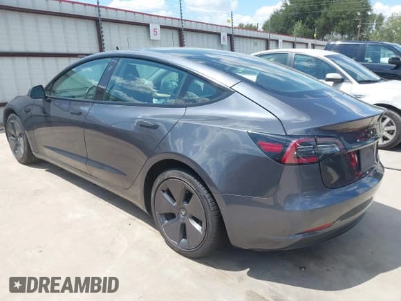 ✅ 2022 Tesla Model 3 • VIN: 5YJ3E1EA0NF206479 • Lot: 43176382. Wystawiony na IAAI z przebiegiem 56 793 mil. Bezpłatny archiwum sprzedaży aukcyjnych z USA i szczegółowy raport historii pojazdu na DreamBid. Zdjęcie 3.