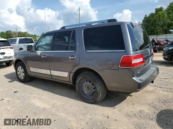 ✅ 2010 Lincoln Navigator • VIN: 5LMJJ2J58AEJ04949 • Лот: 62190445. Опубликован ранее на Copart с пробегом 222 678 миль. Бесплатный доступ к архиву аукционных продаж из США и подробный отчёт об истории автомобиля на DreamBid. Изображение 2.