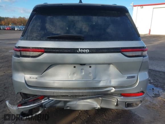 ✅ 2023 Jeep Grand Cherokee Overland • VIN: 1C4RJHDG8P8864350 • Lot: 43393499. Listed on IAAI with 32,294 mi. Free auction sales archive from the USA and detailed vehicle history report at DreamBid. Image 16.