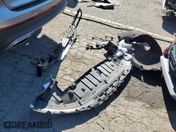 ✅ 2023 Lincoln Nautilus Reserve • VIN: 2LMPJ8K96PBL02598 • Lot: 84435045. Wystawiony na Copart z przebiegiem Nie podano. Bezpłatny archiwum sprzedaży aukcyjnych z USA i szczegółowy raport historii pojazdu na DreamBid. Zdjęcie 13.