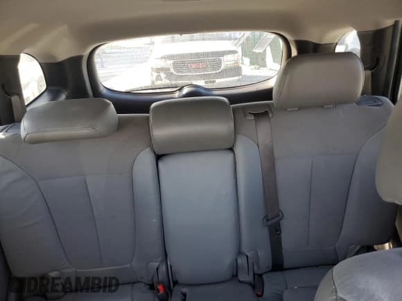 ✅ 2010 Hyundai Santa Fe SE • VIN: 5NMSH4AG2AH393103 • Lot: 81256834. Listed on Copart with 121,435 mi. Free auction sales archive from the USA and detailed vehicle history report at DreamBid. Image 10.