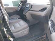 ✅ 2015 Toyota Sienna XLE • VIN: 5TDYK3DC3FS660414 • Lot: 43643982. Wystawiony na IAAI z przebiegiem 200 605 mil. Bezpłatny archiwum sprzedaży aukcyjnych z USA i szczegółowy raport historii pojazdu na DreamBid. Zdjęcie 5.