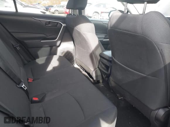 ✅ 2021 Toyota RAV4 LE • VIN: 2T3F1RFV0MC168707 • Лот: 43640558. Опубликован ранее на IAAI с пробегом 50 969 миль. Бесплатный доступ к архиву аукционных продаж из США и подробный отчёт об истории автомобиля на DreamBid. Изображение 8.