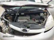 ✅ 2006 Toyota Sienna XLE Limited • VIN: 5TDBA22C16S056608 • Lot: 43685577. Wystawiony na IAAI z przebiegiem Nie podano. Bezpłatny archiwum sprzedaży aukcyjnych z USA i szczegółowy raport historii pojazdu na DreamBid. Zdjęcie 10.